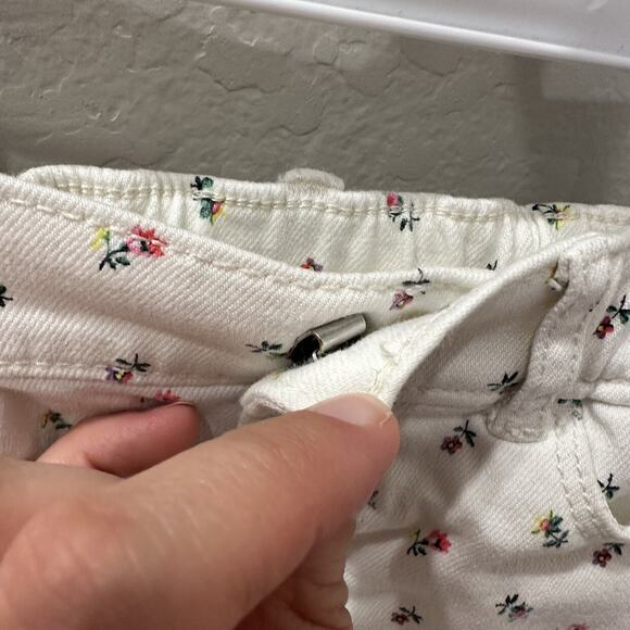 Baby Gap White Denim Floral Shortie Shorts - Picture 4 of 6